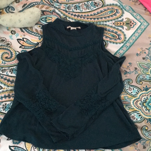 Cold shoulder lace top - Picture 1 of 6